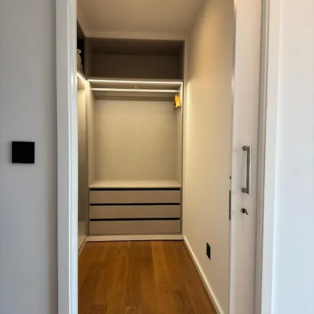 New Apartment, 2 Ensuite Bedroom, Amazing Sea View