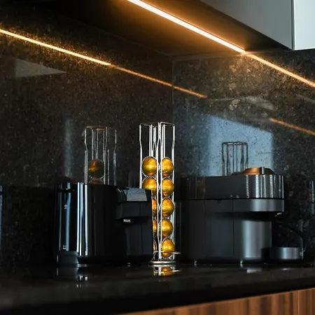 New Apartment, 2 Ensuite Bedroom, Amazing Sea View