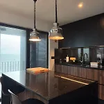 Апартаменты New Apartment, 2 Ensuite Bedroom, Amazing Sea View *