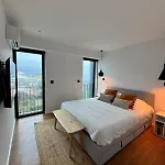 Апартаменты New Apartment, 2 Ensuite Bedroom, Amazing Sea View