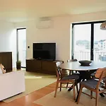 New Apartment, 2 Ensuite Bedroom, Amazing Sea View Понта-Делгада