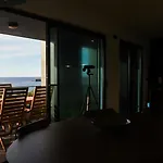 New Apartment, 2 Ensuite Bedroom, Amazing Sea View *