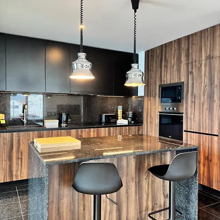 New Apartment, 2 Ensuite Bedroom, Amazing Sea View