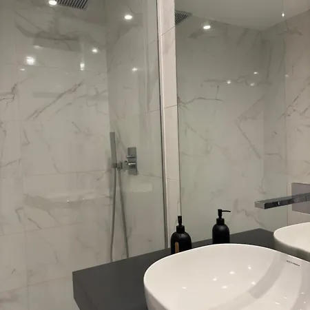 Апартаменты New Apartment, 2 Ensuite Bedroom, Amazing Sea View *