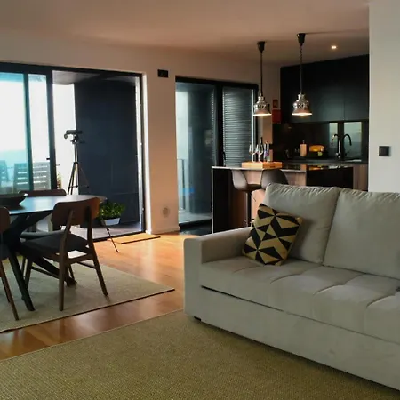 New Apartment, 2 Ensuite Bedroom, Amazing Sea View *