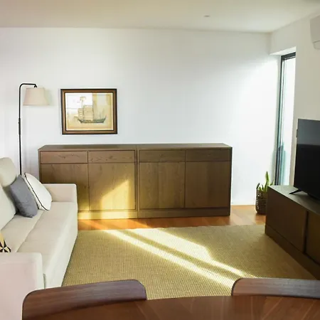 New Apartment, 2 Ensuite Bedroom, Amazing Sea View * Ponta Delgada